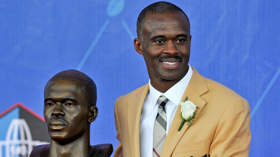 Famous NFL Wide Receiver Marvin Harrison SR's Net Worth in 2024