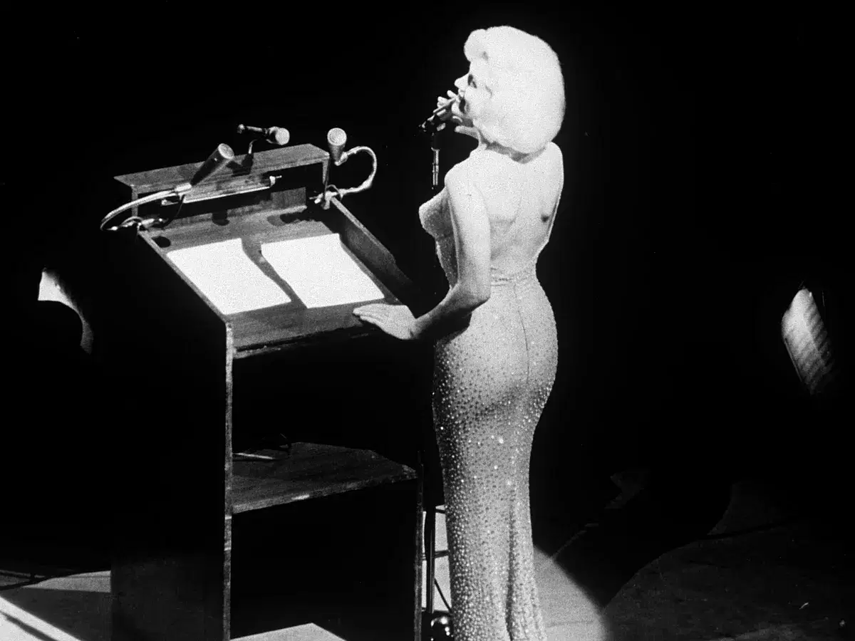 Marilyn Monroe singing "Happy Birthday Mr. President"